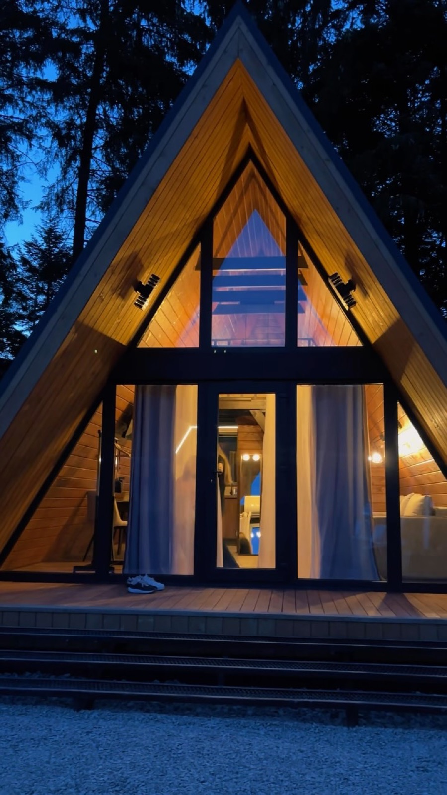 A-frame вночі